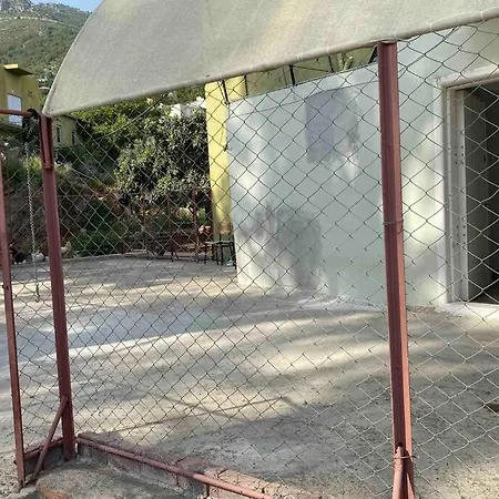 Denize Karsi,terasli,dogada,mustakil Ayarinda Ev 公寓